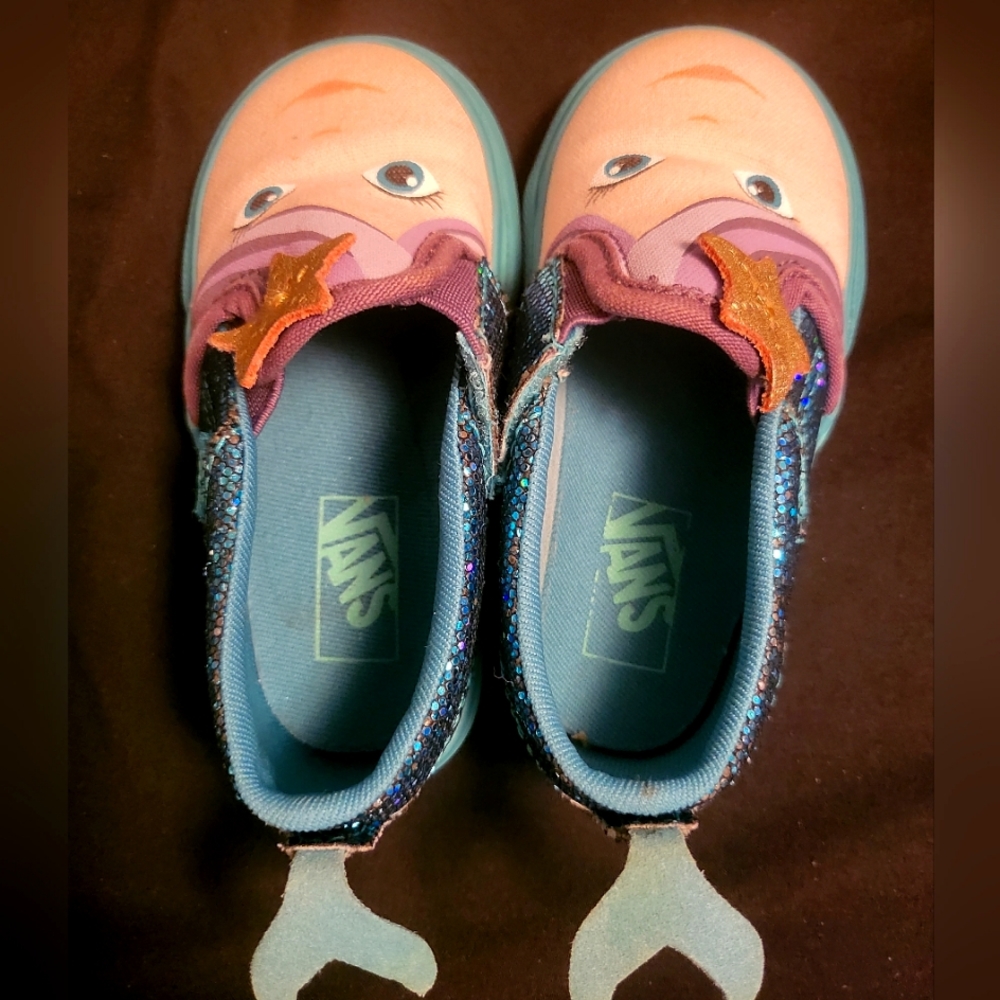 Vans - Picture 2 of 3